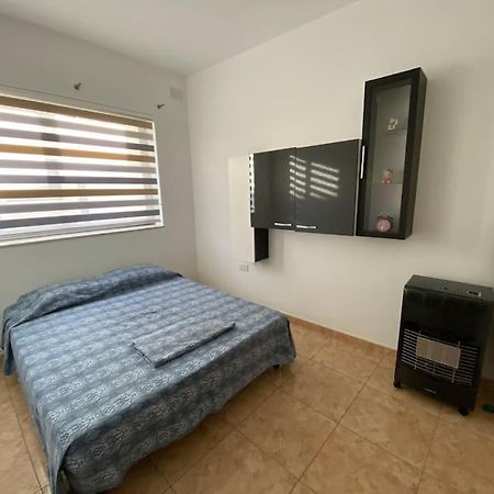 May Flower: Modern Flat Close To Airport/Bus Stops Tarxien Exterior foto
