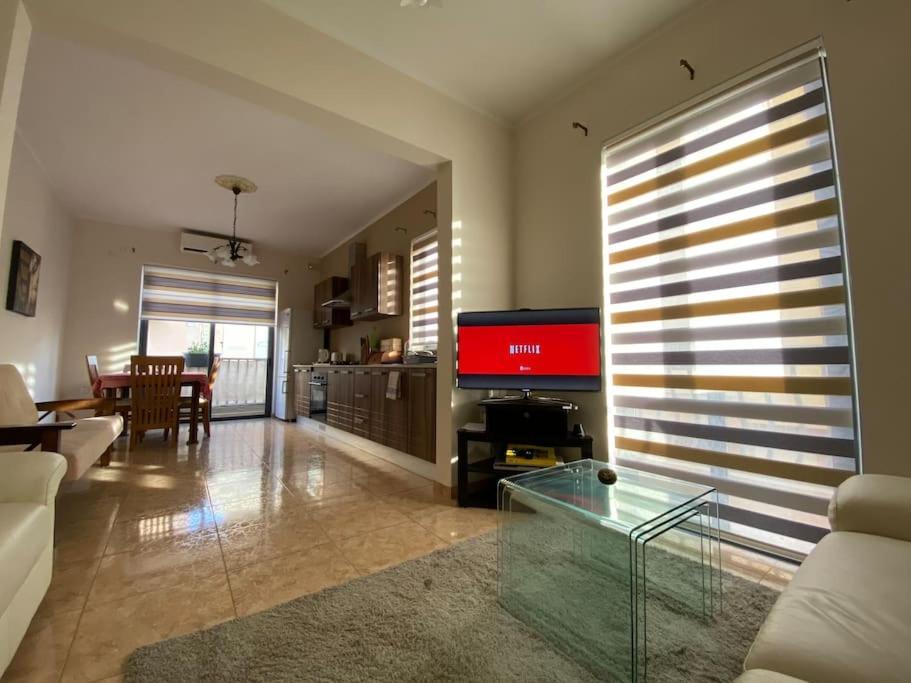 May Flower: Modern Flat Close To Airport/Bus Stops Tarxien Exterior foto