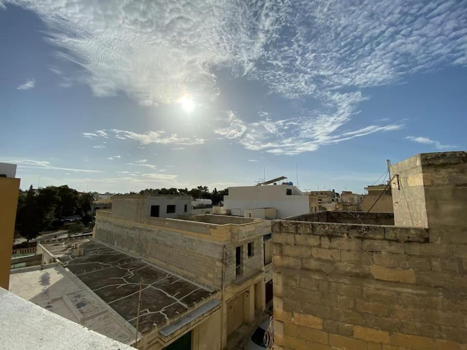May Flower: Modern Flat Close To Airport/Bus Stops Tarxien Exterior foto