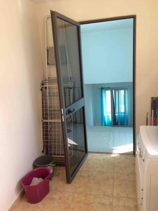 May Flower: Modern Flat Close To Airport/Bus Stops Tarxien Exterior foto